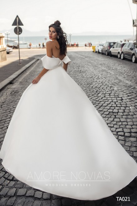 https://amore-novias.com/images/stories/virtuemart/product/TA021       (3).jpg